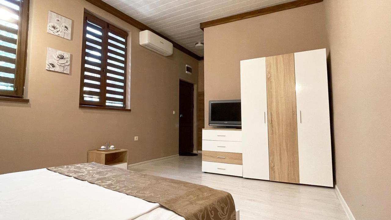 Апартхотел Конниците Aparthotel Veliko Tarnovo Ngoại thất bức ảnh
